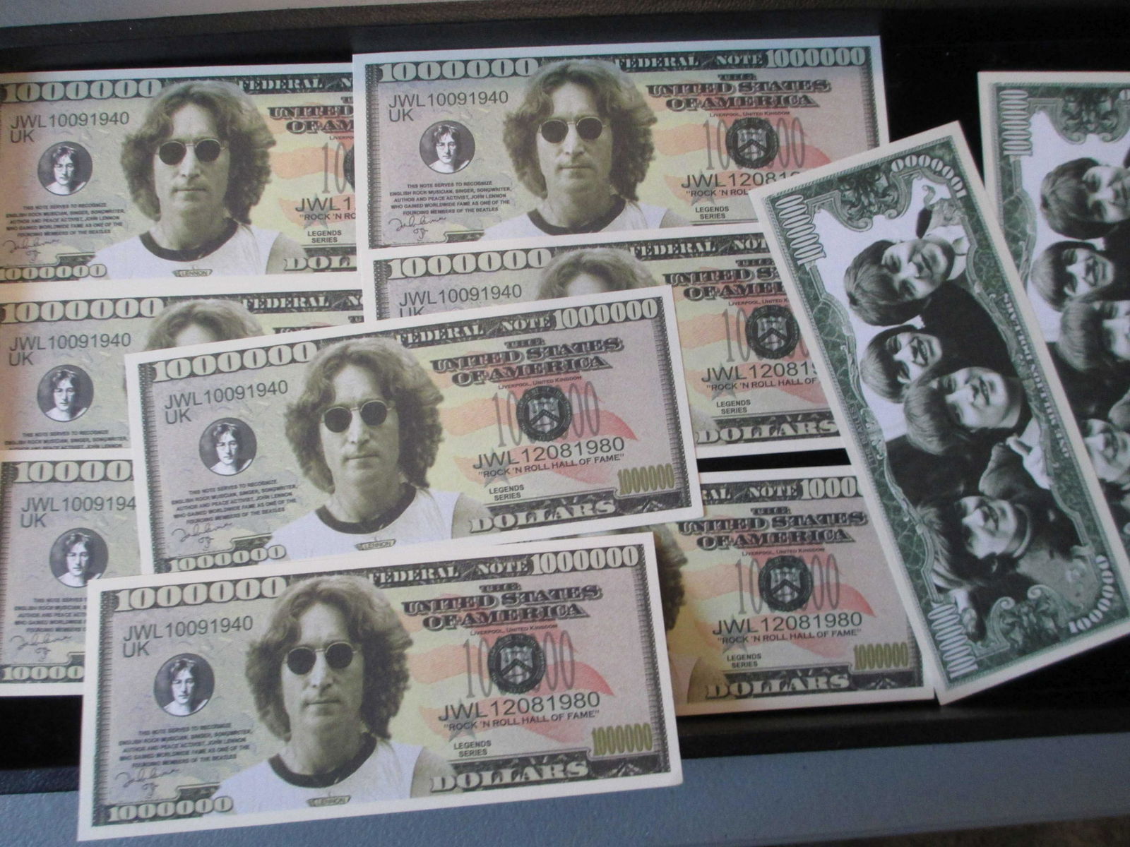 lot of 10 novelty beatles notes (1 of 1)