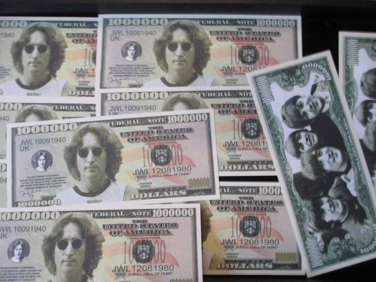 lot of 10 novelty beatles notes (1 of 1)