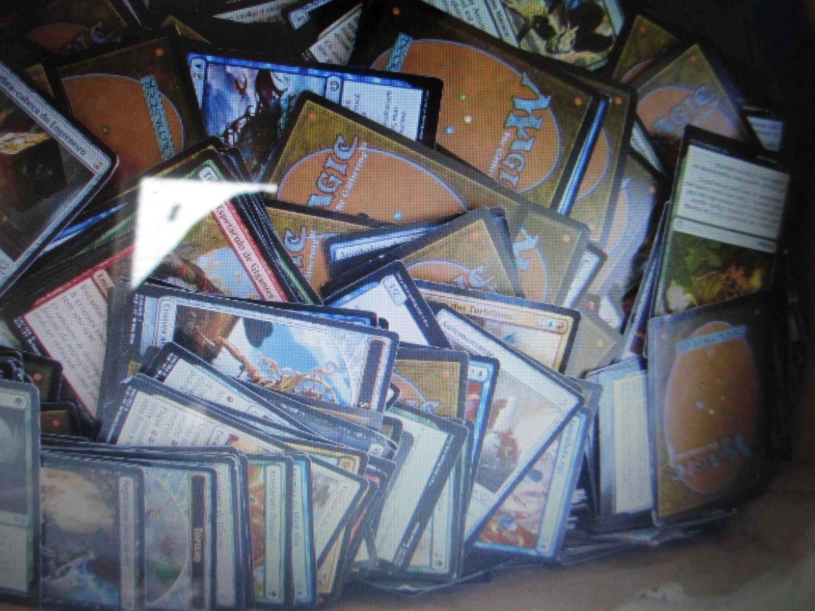 lot of 2000 common magic the gathering cards: huge hoard