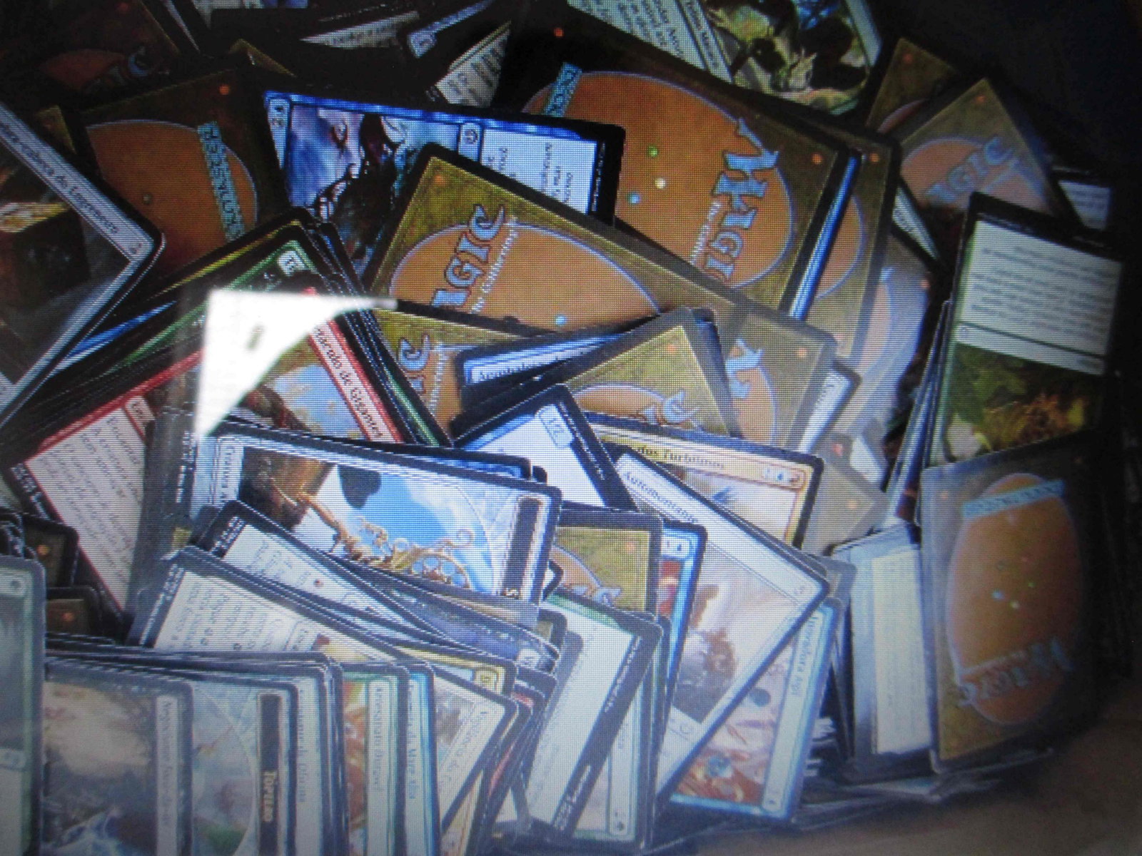 lot of 2000 common magic the gathering cards: huge hoard