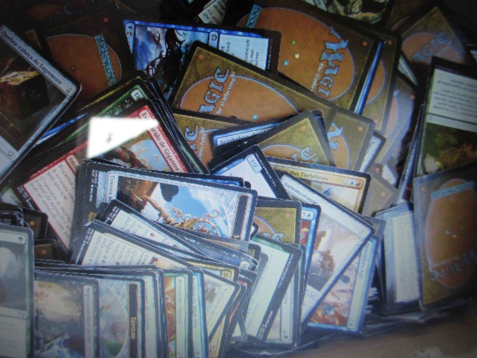 lot of 2000 common magic the gathering cards: huge hoard