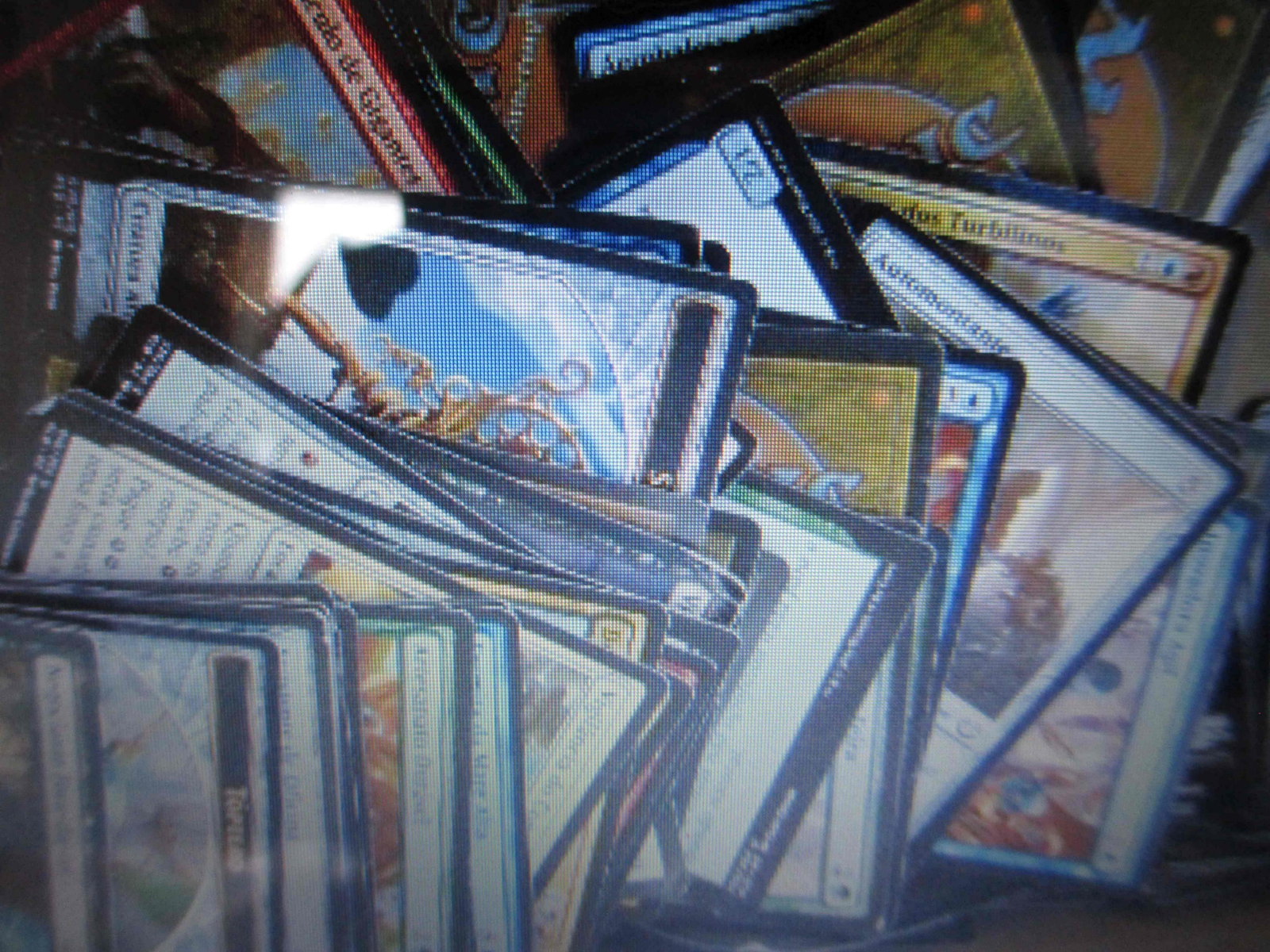 lot of 2000 common magic the gathering cards: huge hoard