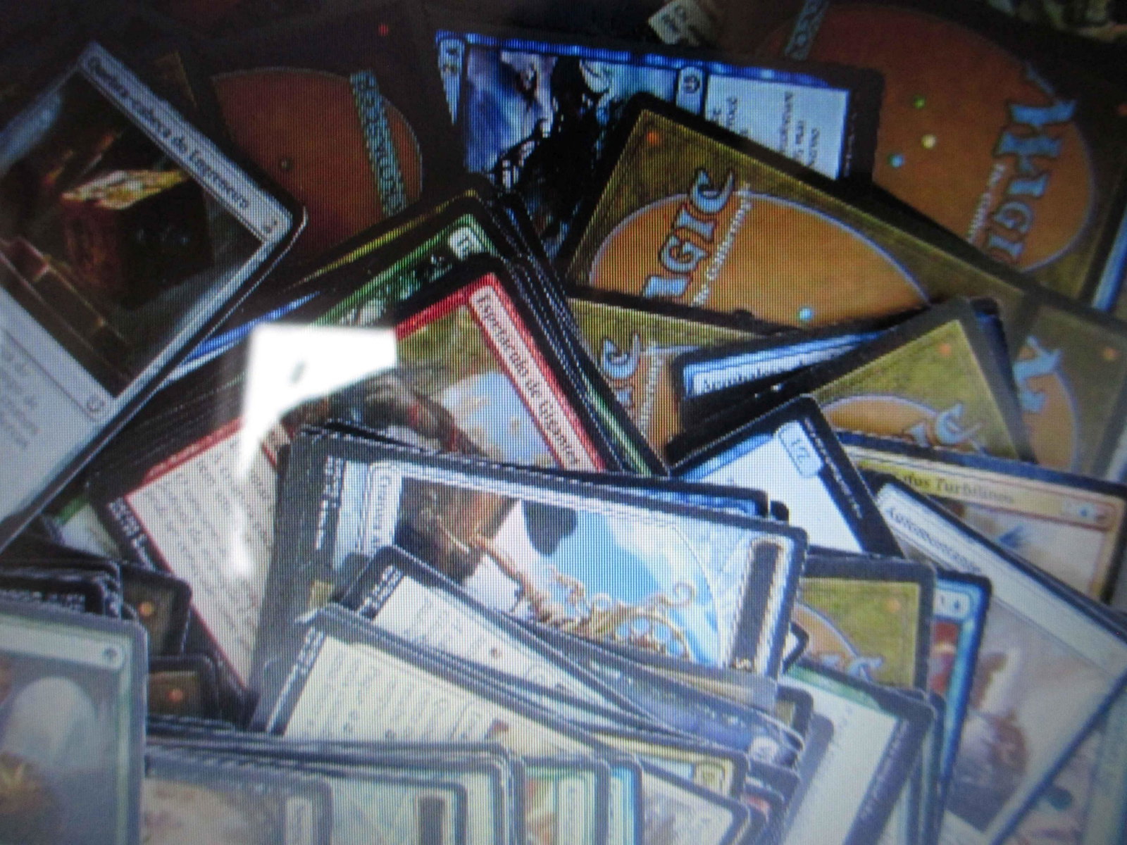 lot of 2000 common magic the gathering cards: huge hoard