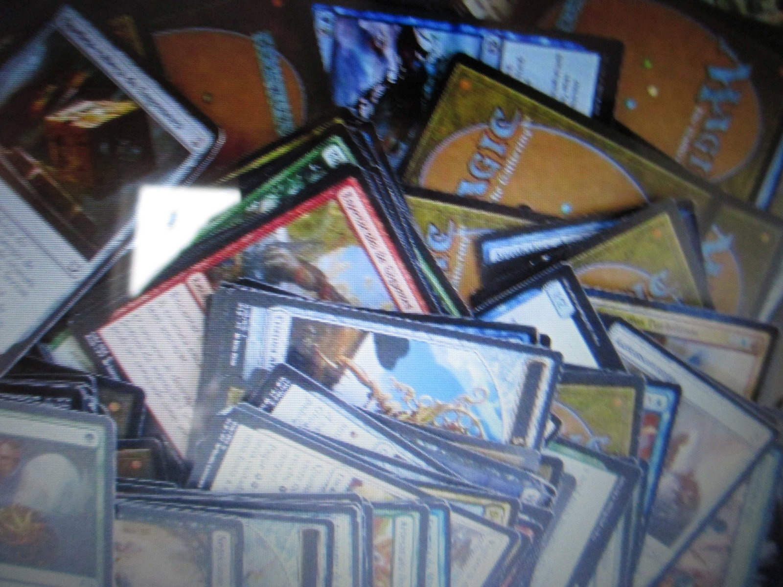 lot of 2000 common magic the gathering cards: huge hoard