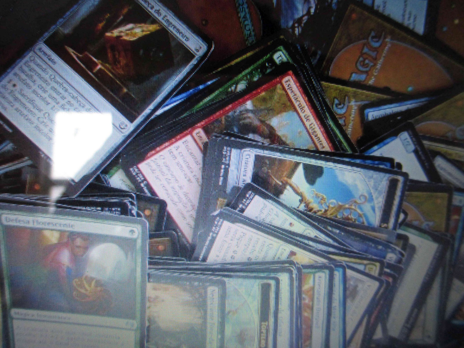 lot of 2000 common magic the gathering cards: huge hoard