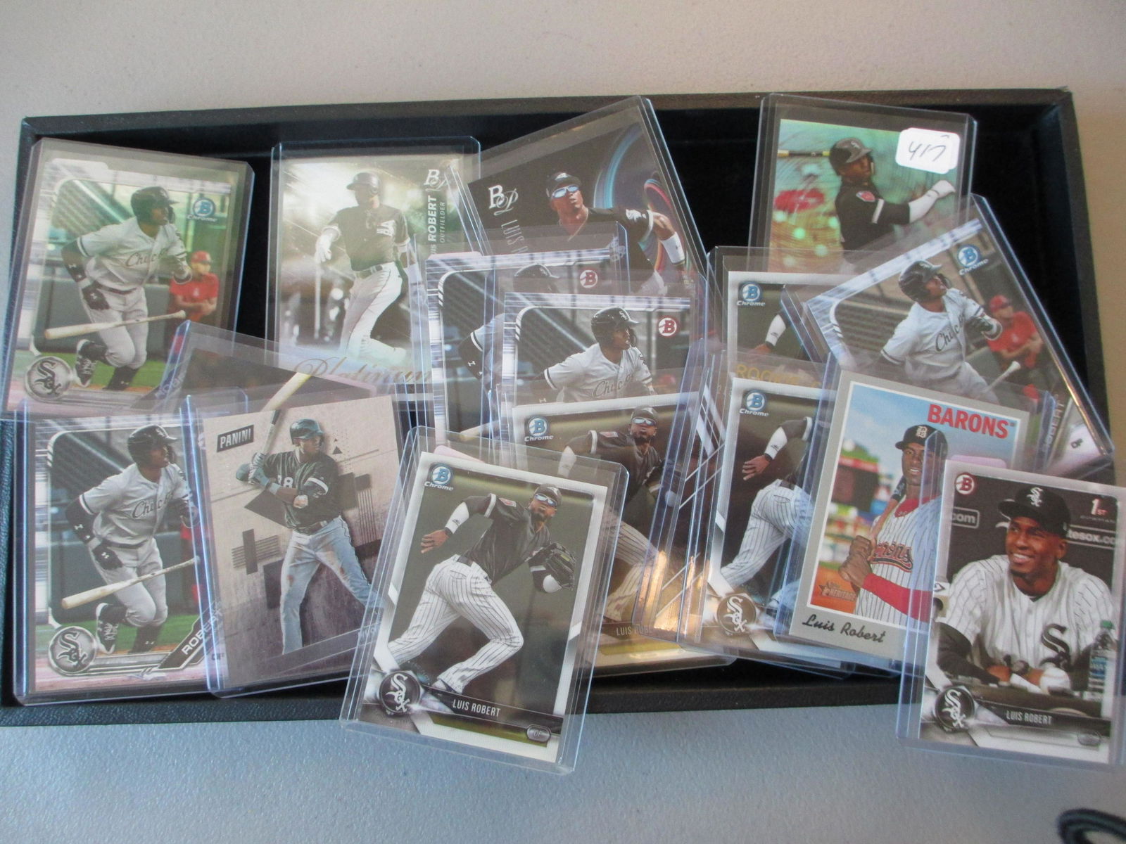 lot of 17 luis robert cards (1 of 1)