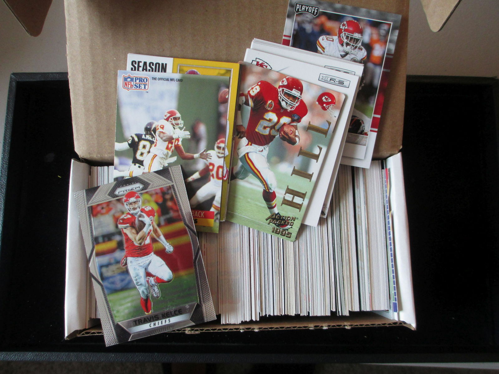 lot of 400 kansas city chiefs cards: nice lot