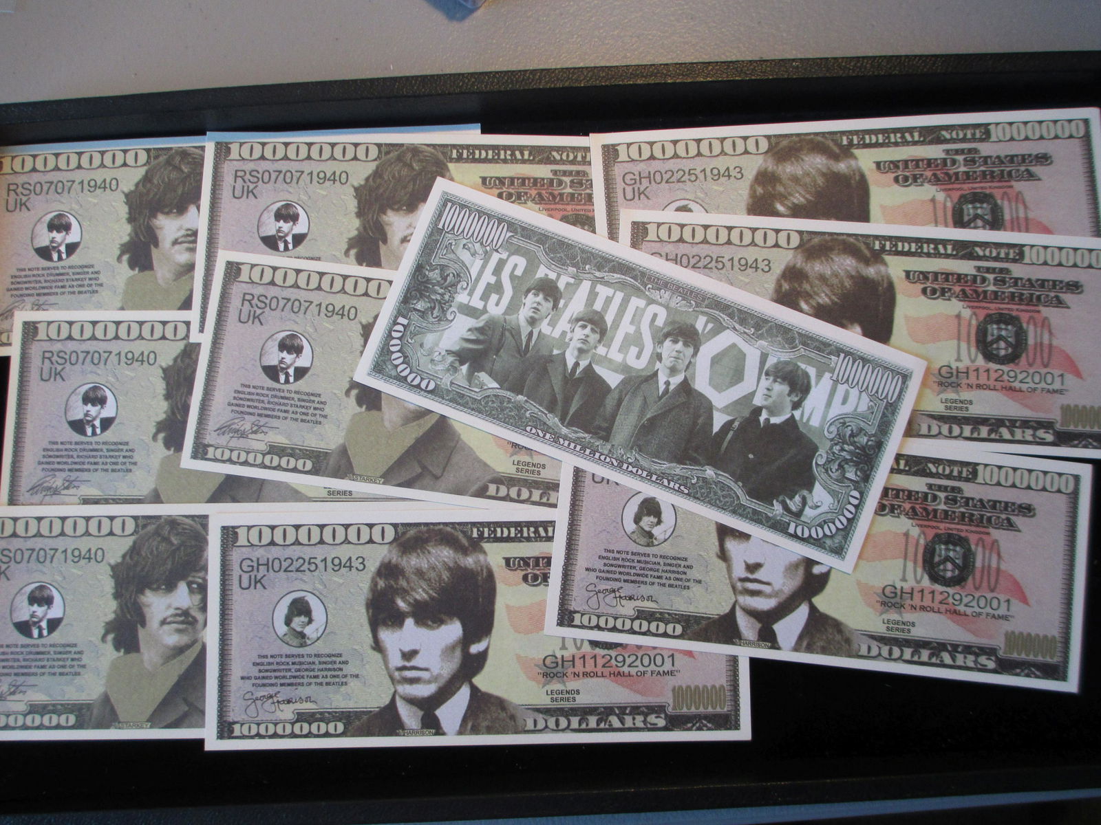 a lot of 10 beatles notes (1 of 1)
