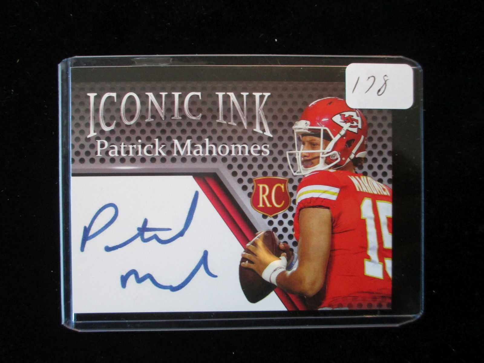 patrick mahomes signature rookie card (1 of 1)