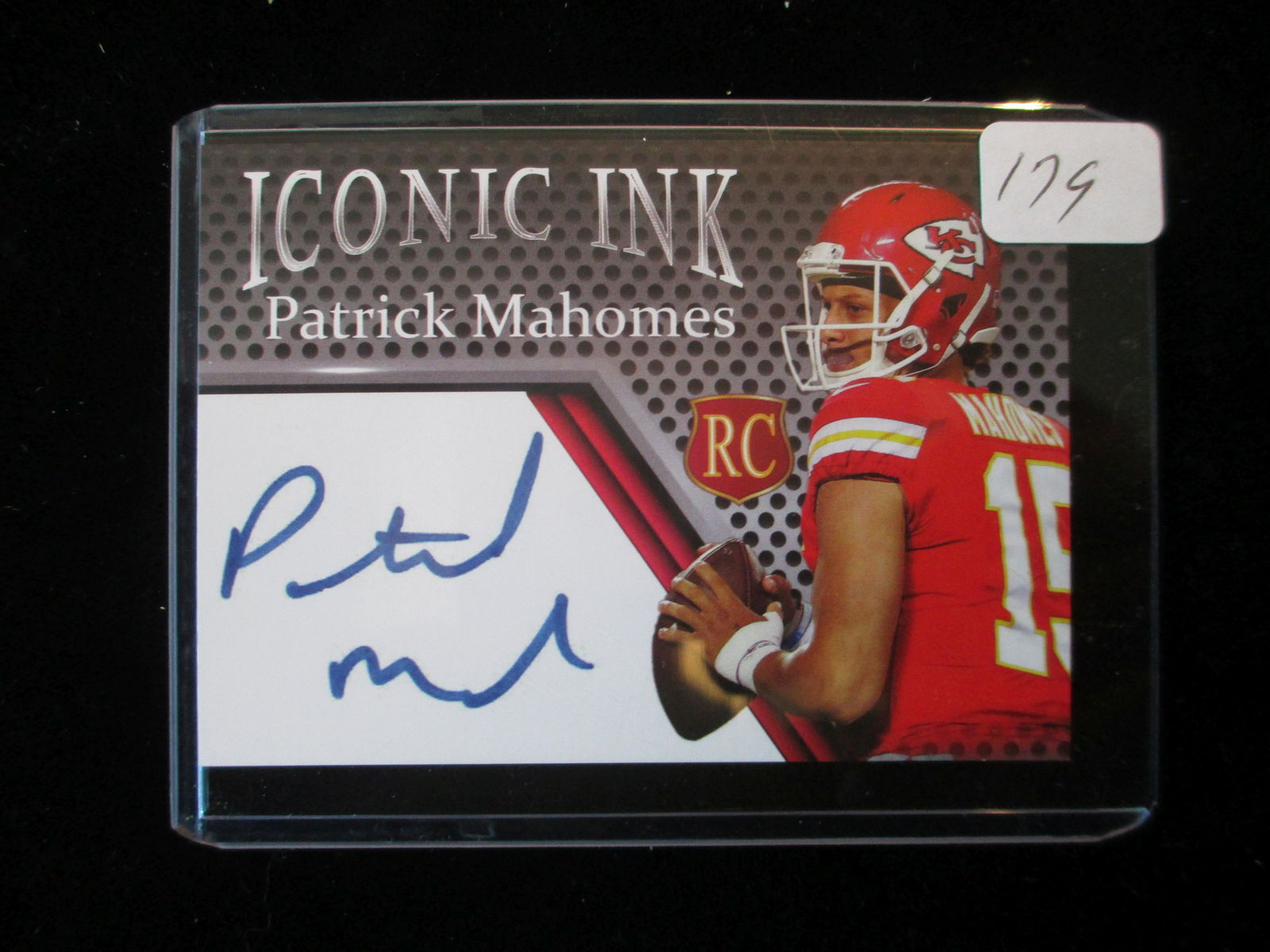 patrick mahomes signature rookie card (1 of 1)