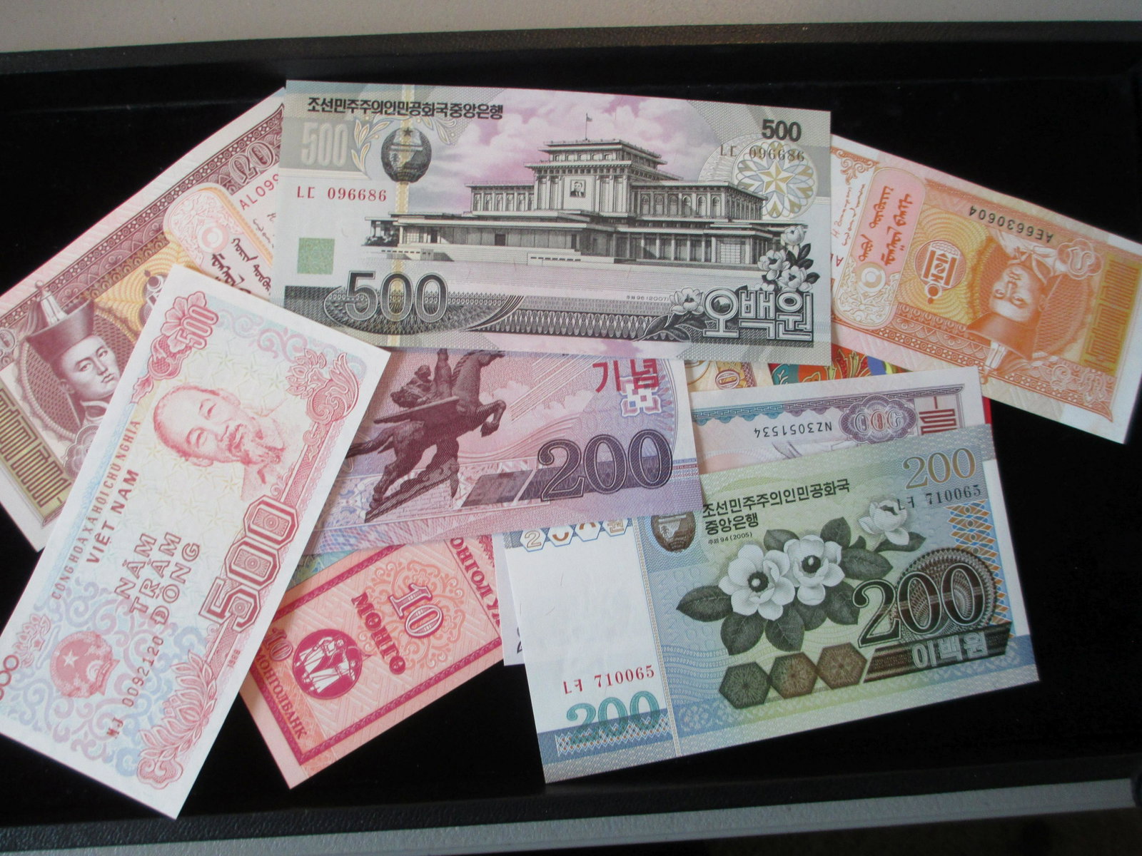 lot of 10 foreign notes: nice lot