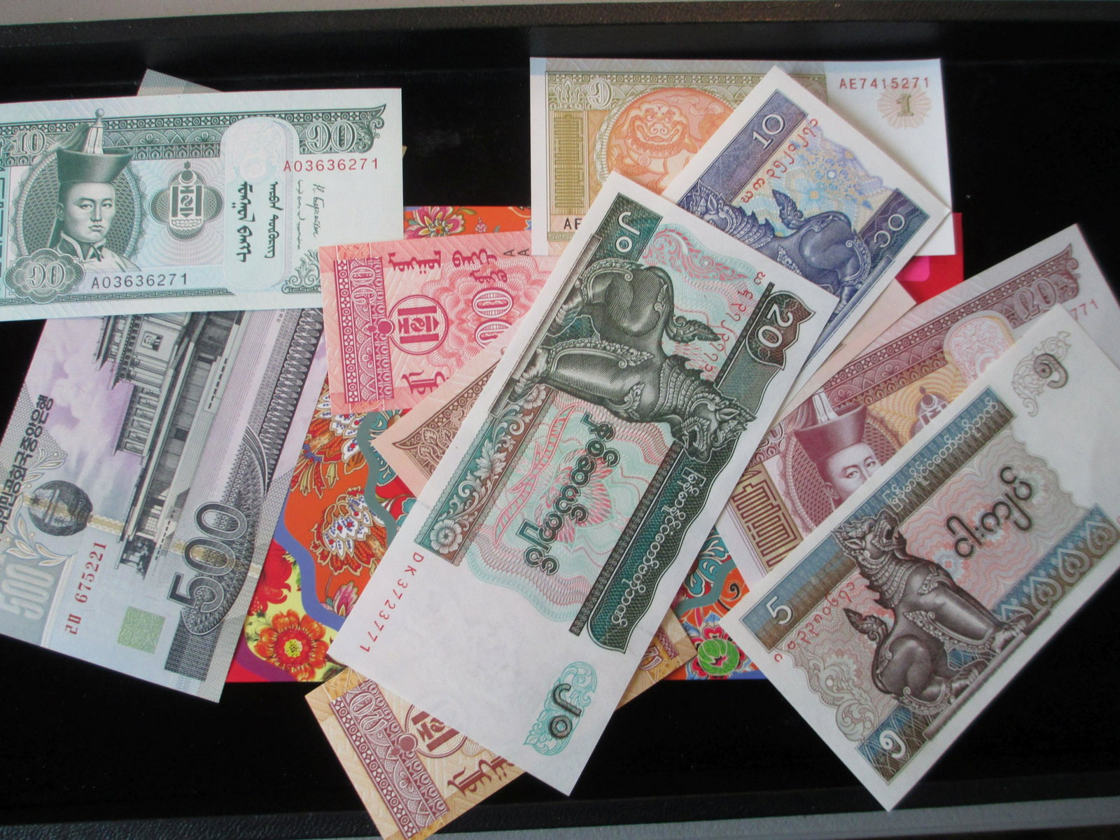 lot of 10 foreign notes: nice lot