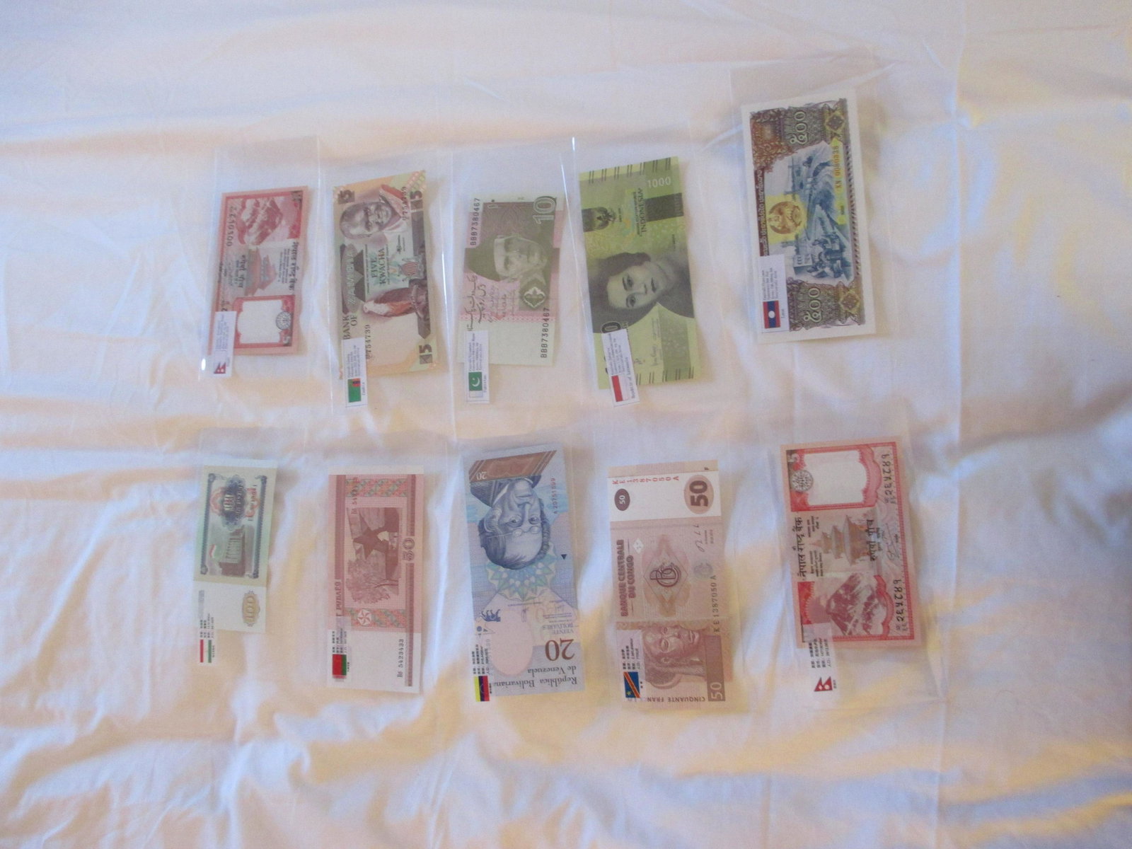 lot of 10 foreign notes: nice lot