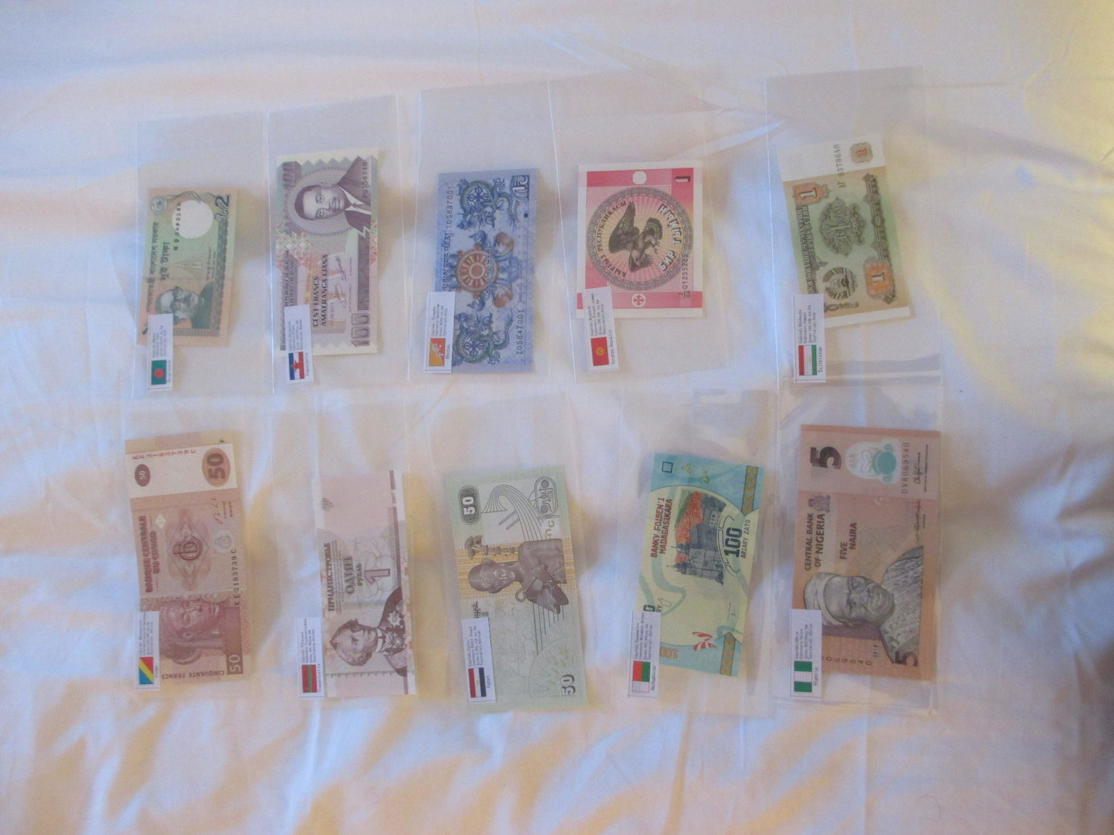lot of 10 foreign notes: nice lot