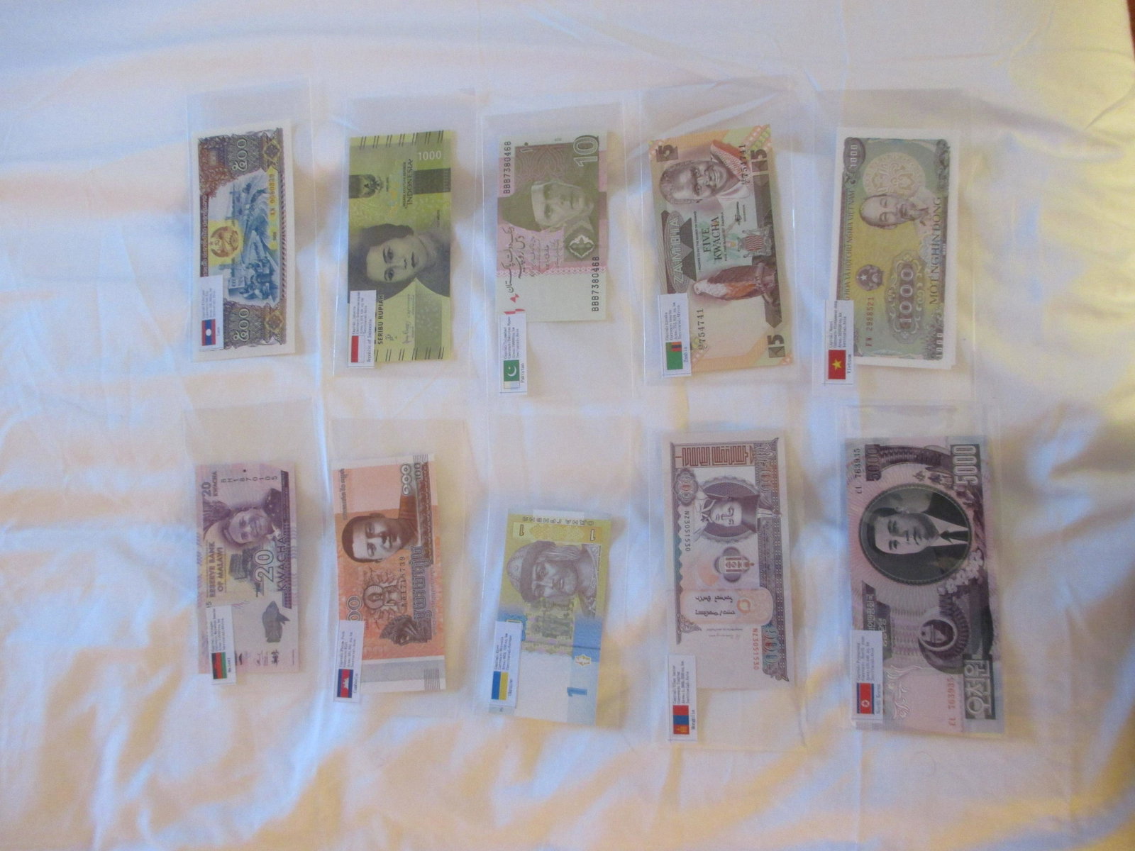 lot of 10 foreign notes: nice lot