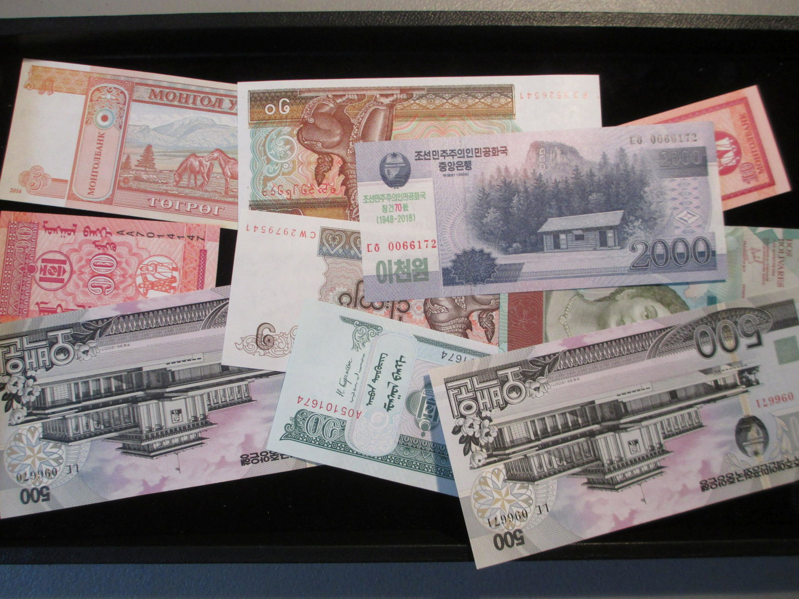 lot of 10 foreign notes: nice lot