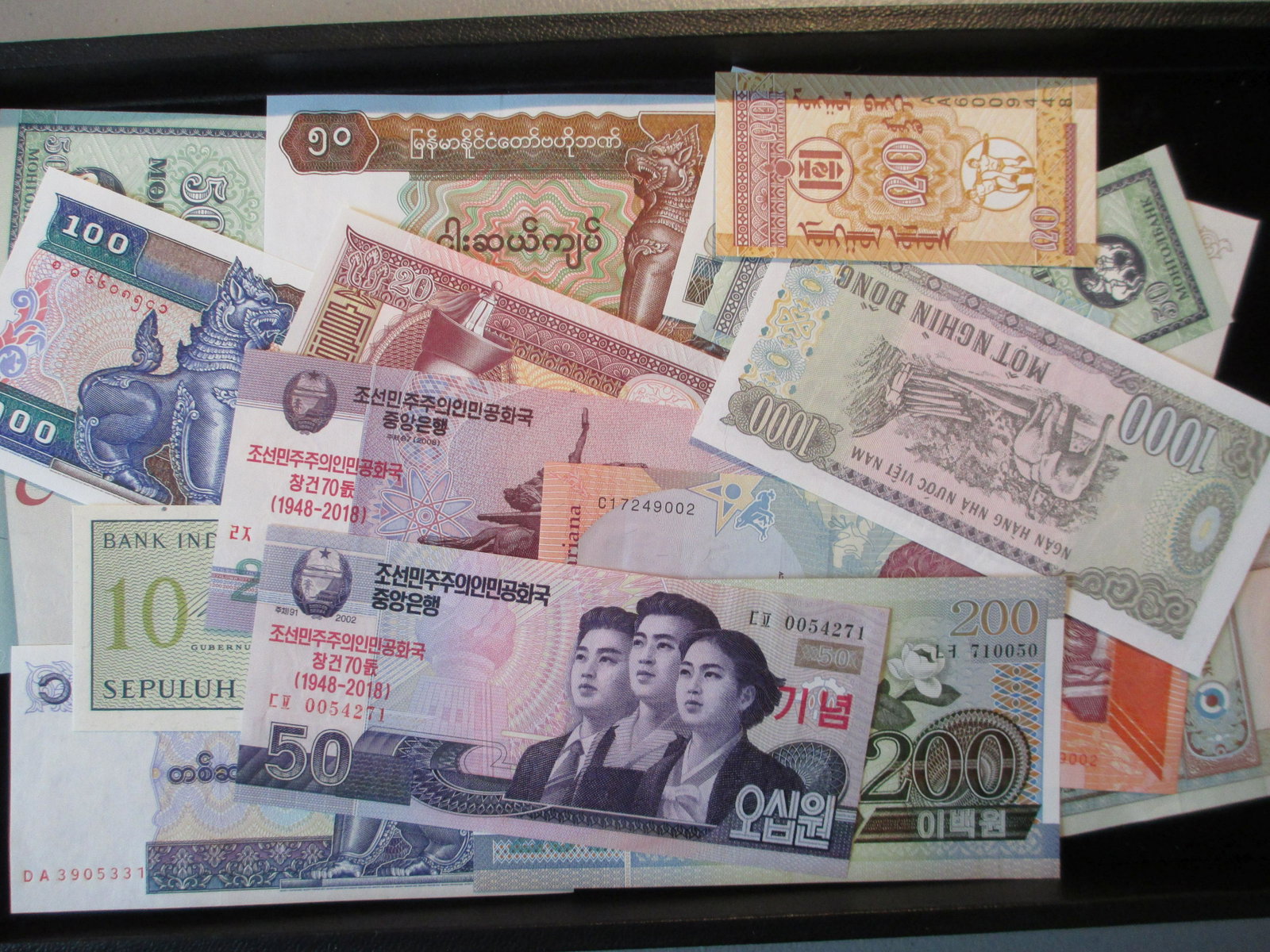 lot of 20 foreign notes: nice lot