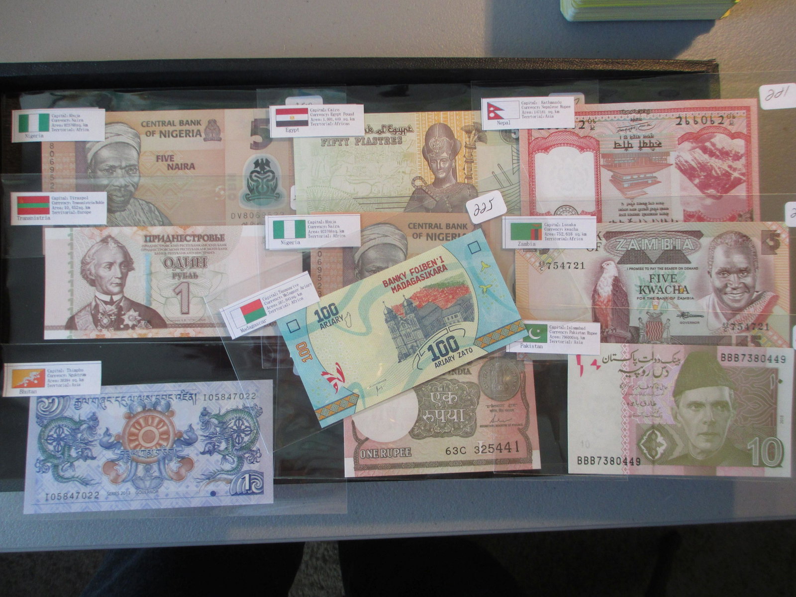 lot of 10 foreign notes: nice lot