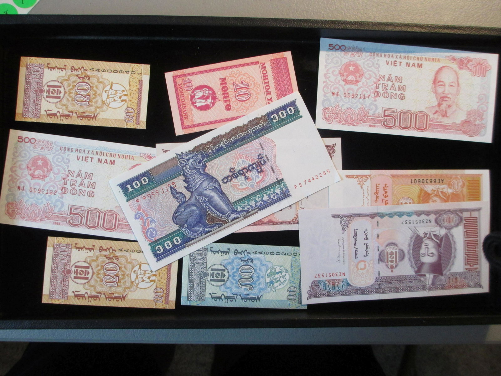 lot of 10 foreign notes: nice mixture