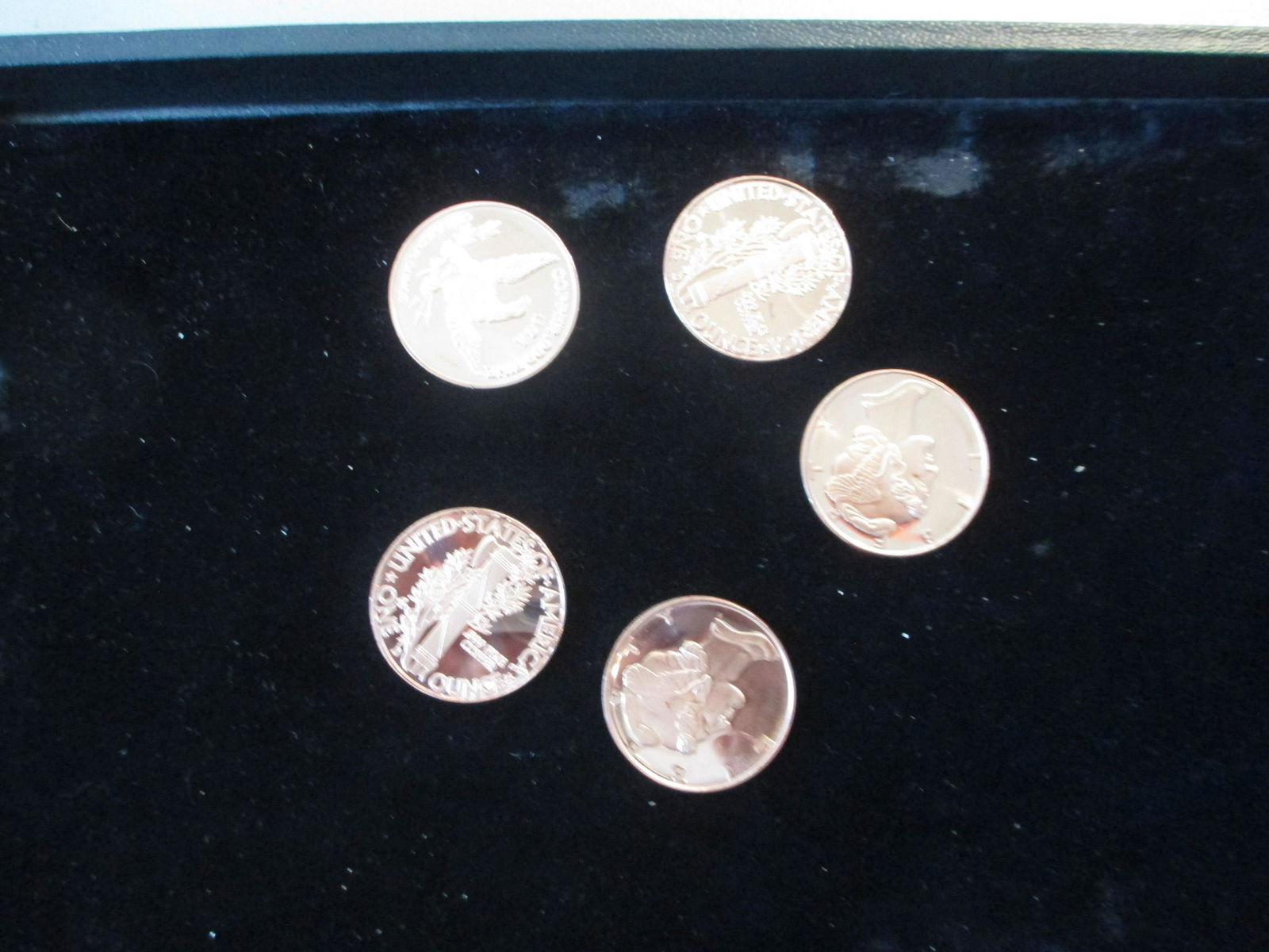 lot of 5 .999 one ounce copper rounds (1 of 1)