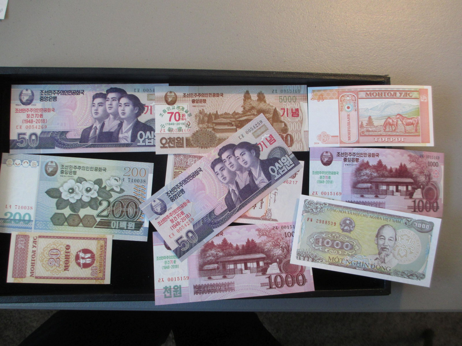 lot of 10 foreign notes: better lot