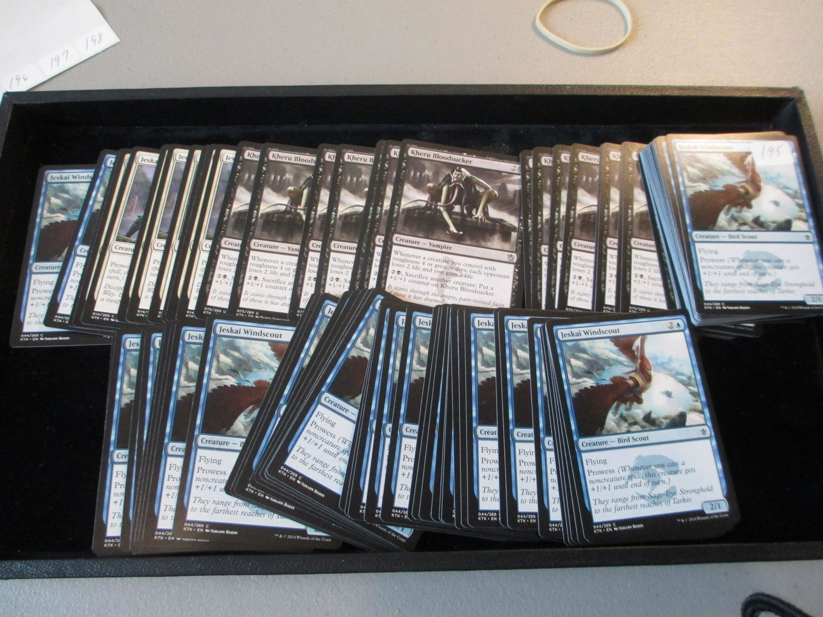lot of 100 magic the gathering cards: big lot