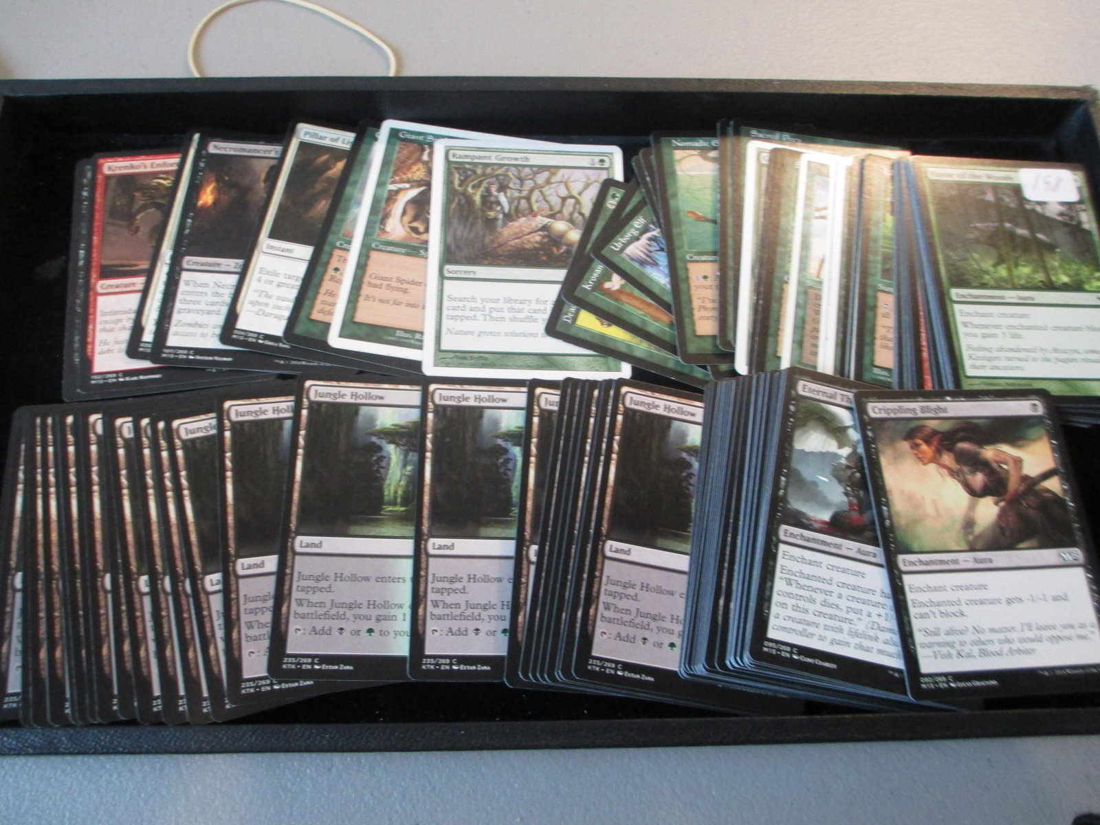 lot of 100 magic the gathering cards: big lot