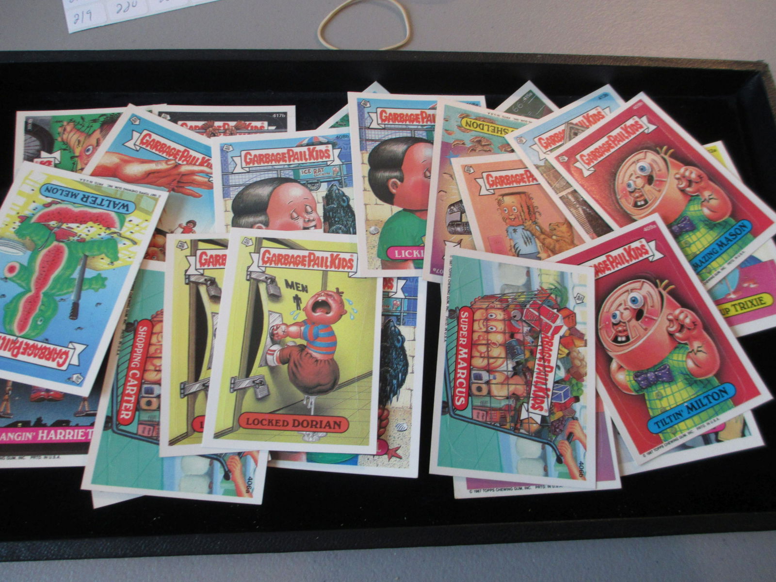 lot of 25 garbaige pail kids cards (1 of 1)