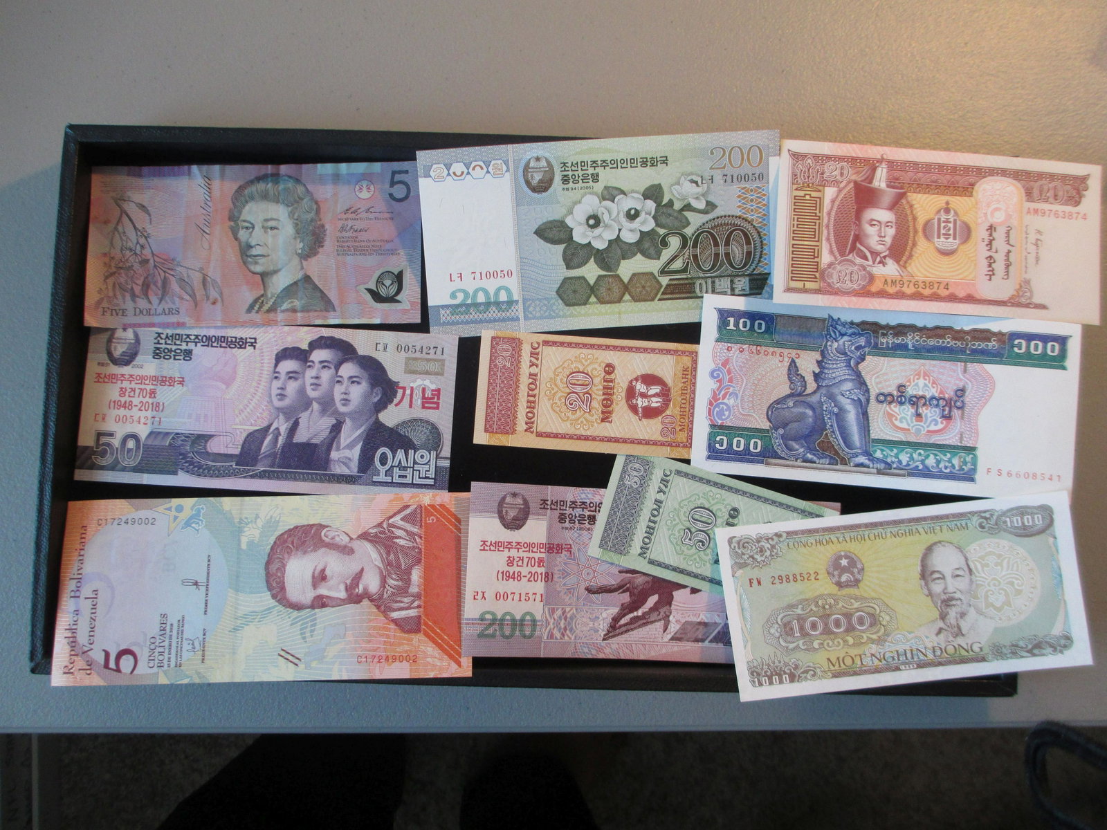 lot of 10 foreign notes: nice mixture