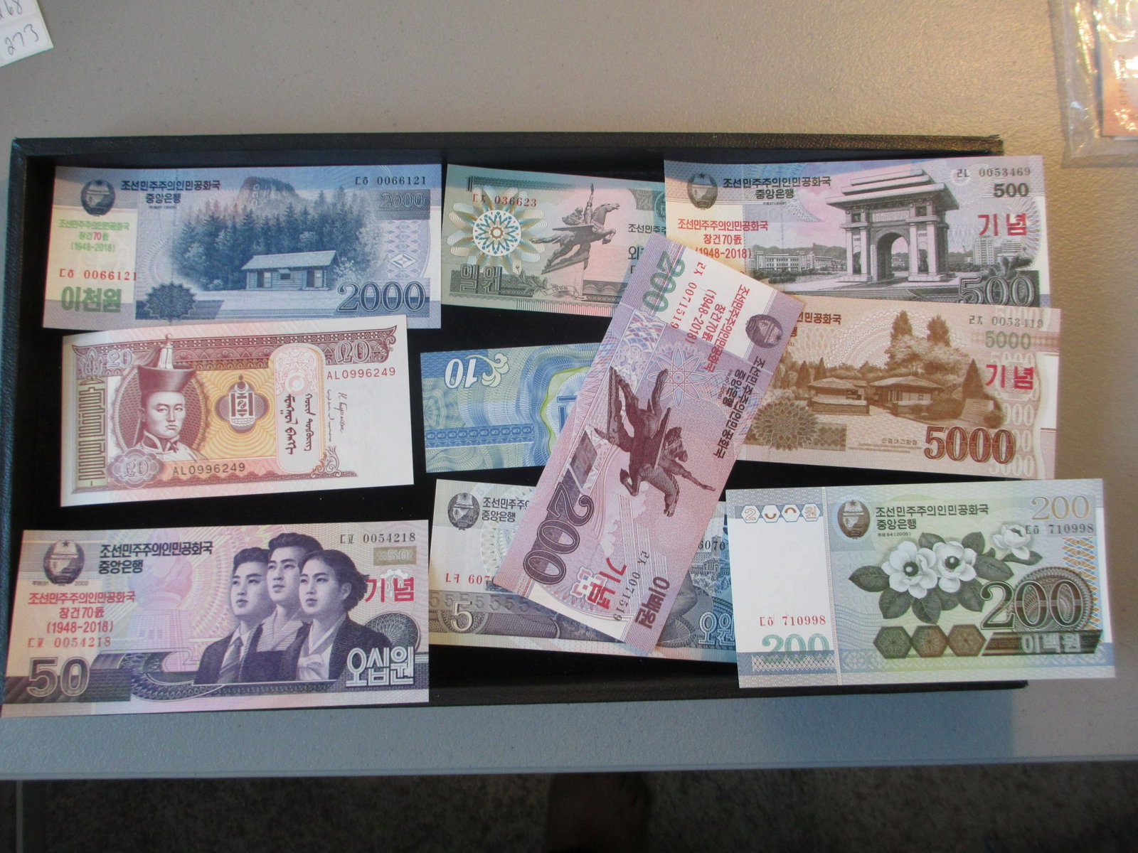 lot of 10 foreign notes: nice mixture