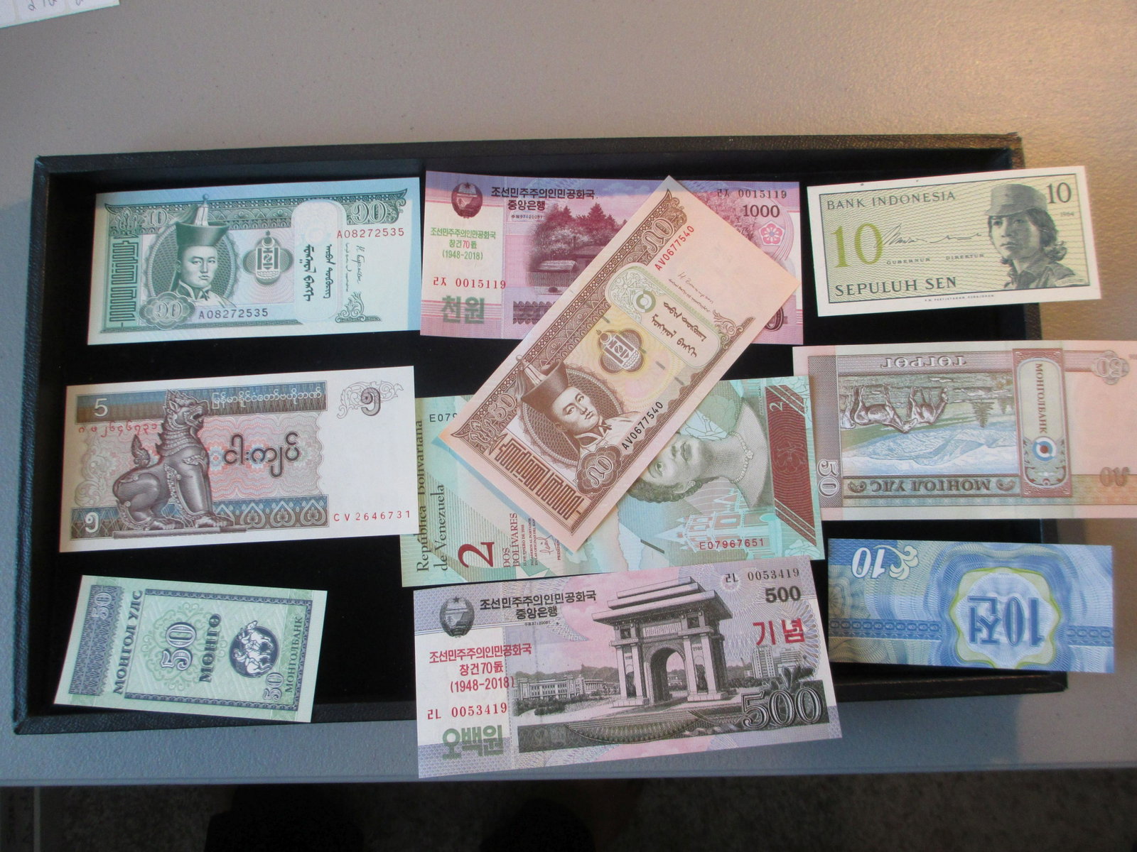lot of 10 foreign notes: nice mixture