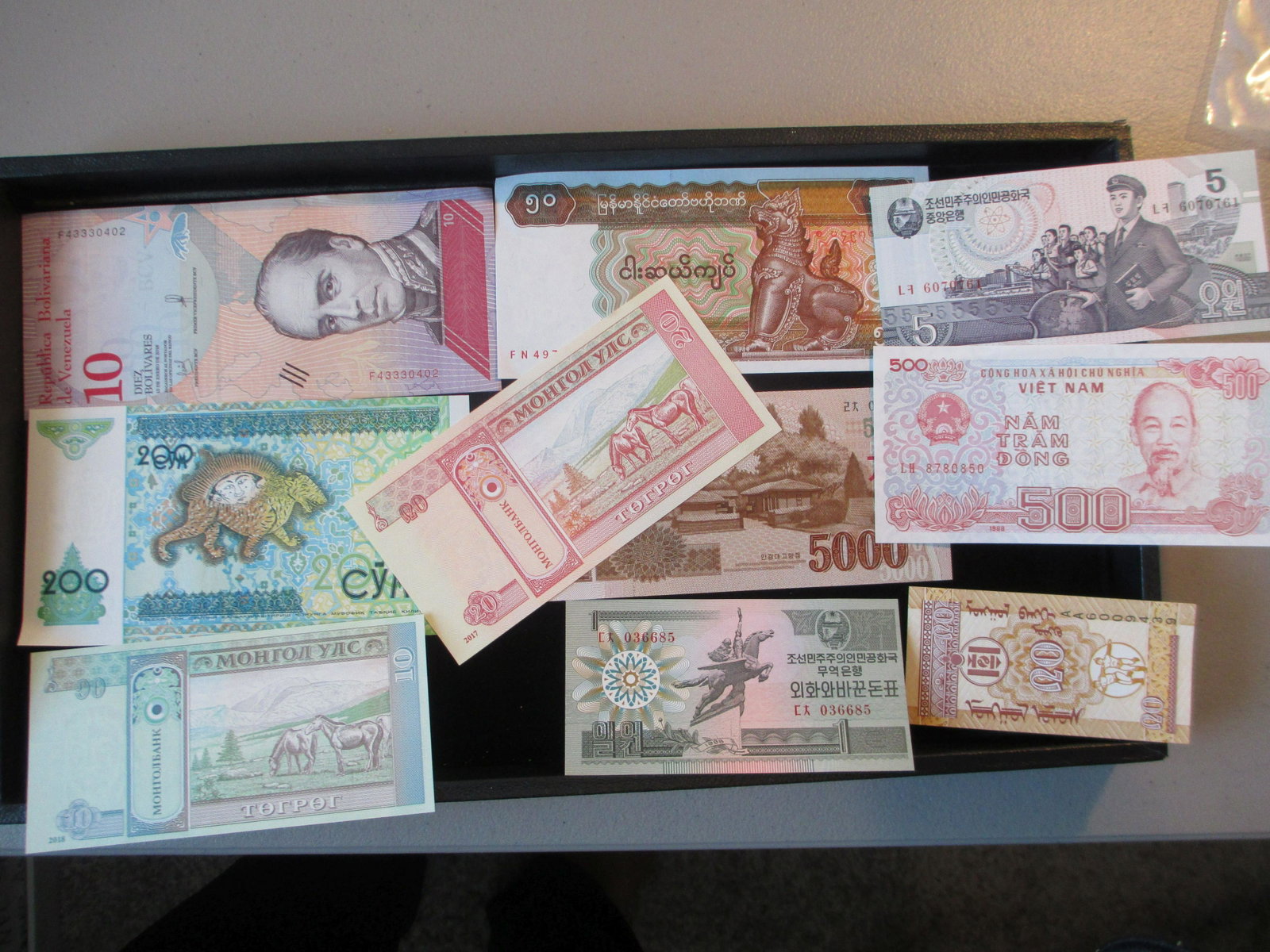 lot of 10 foreign notes: nice mixture
