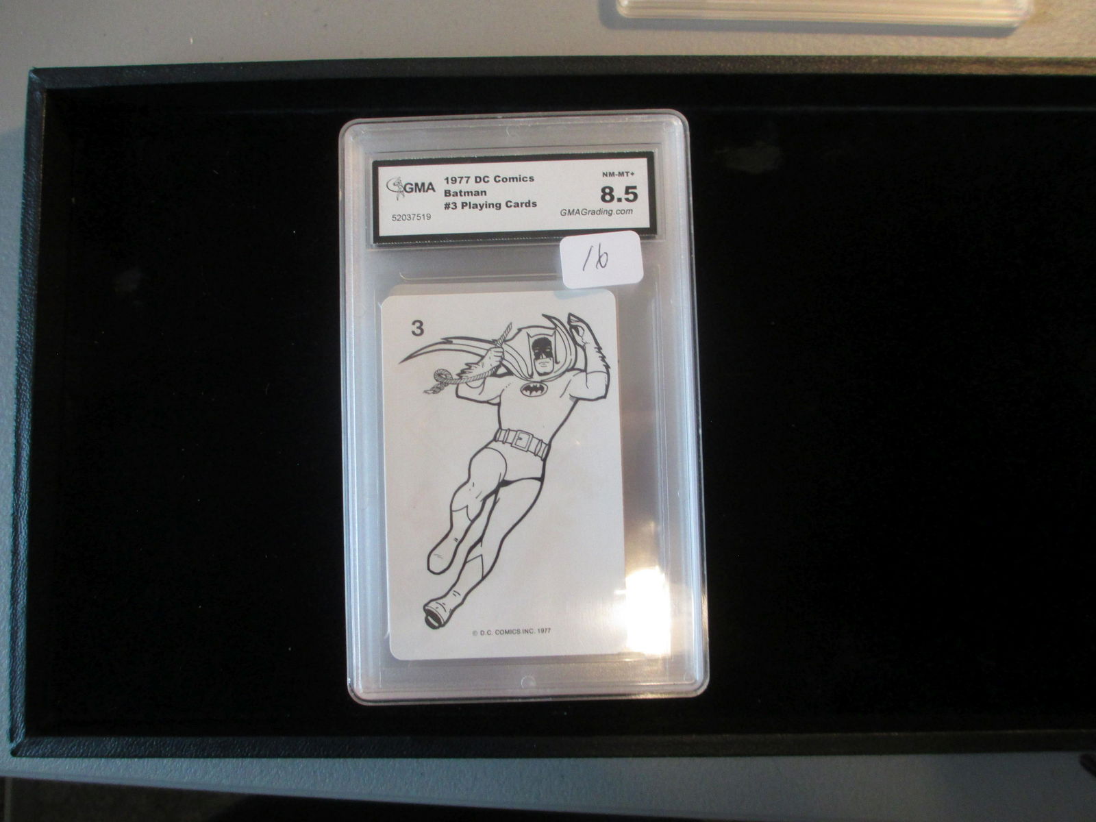 gma graded 1977 dc comics batman mint 8.5 (1 of 1)