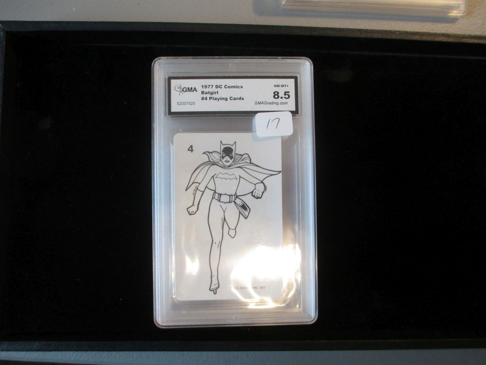 gma graded 1977 dc comics batgirl mint 8.5 (1 of 1)