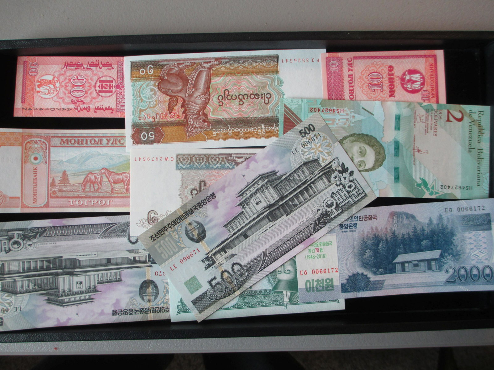 lot of 10 foreign notes: nice mixture