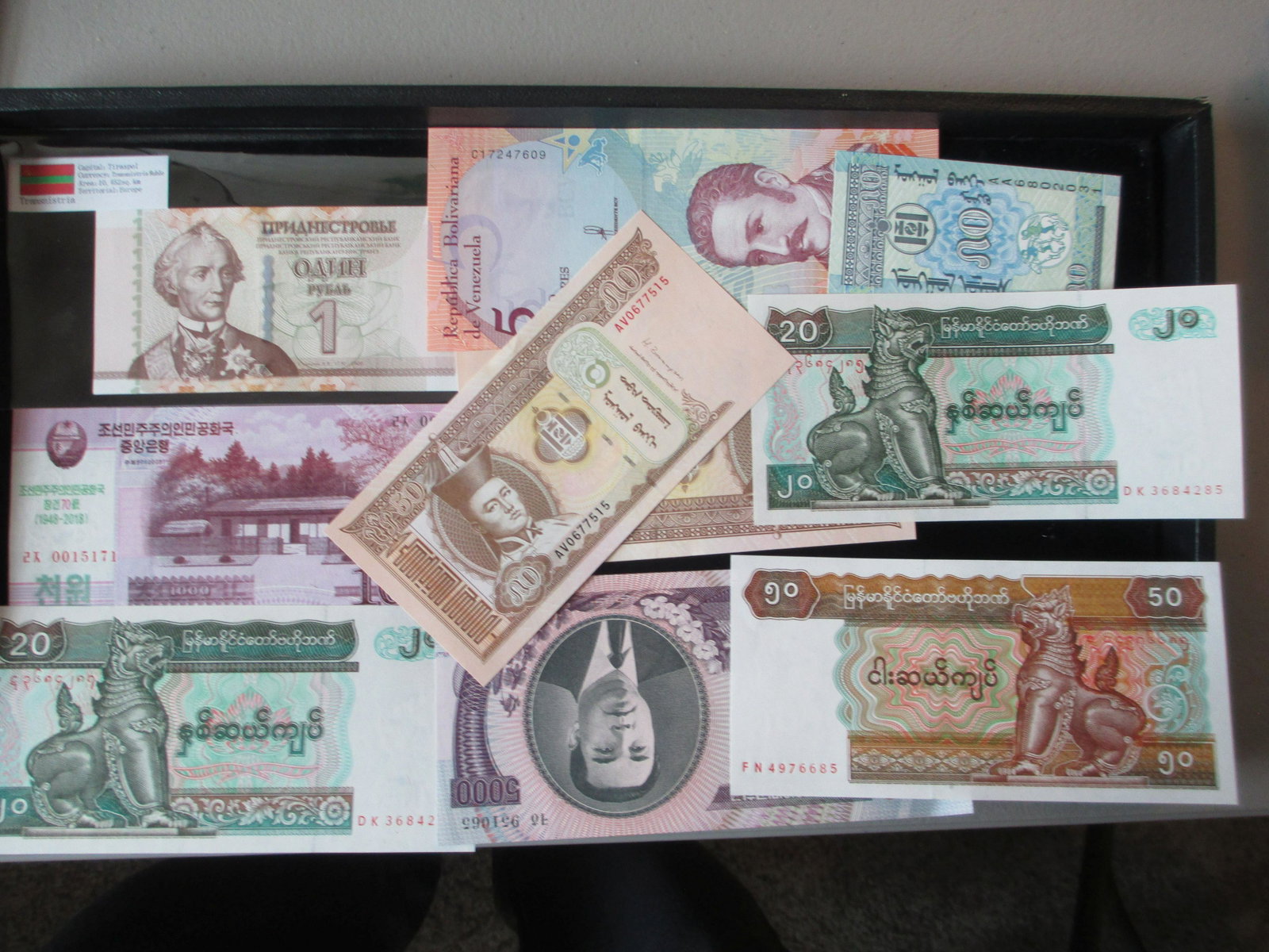 lot of 10 foreign notes: nice mixture