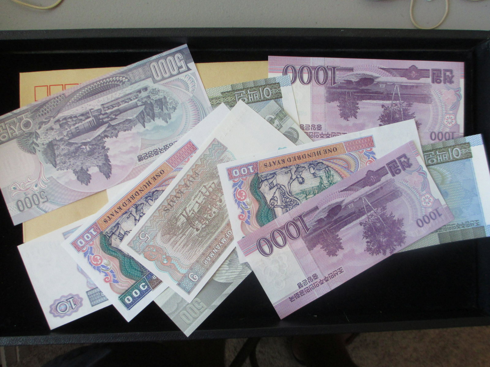 lot of 10 foreign notes: nice lot