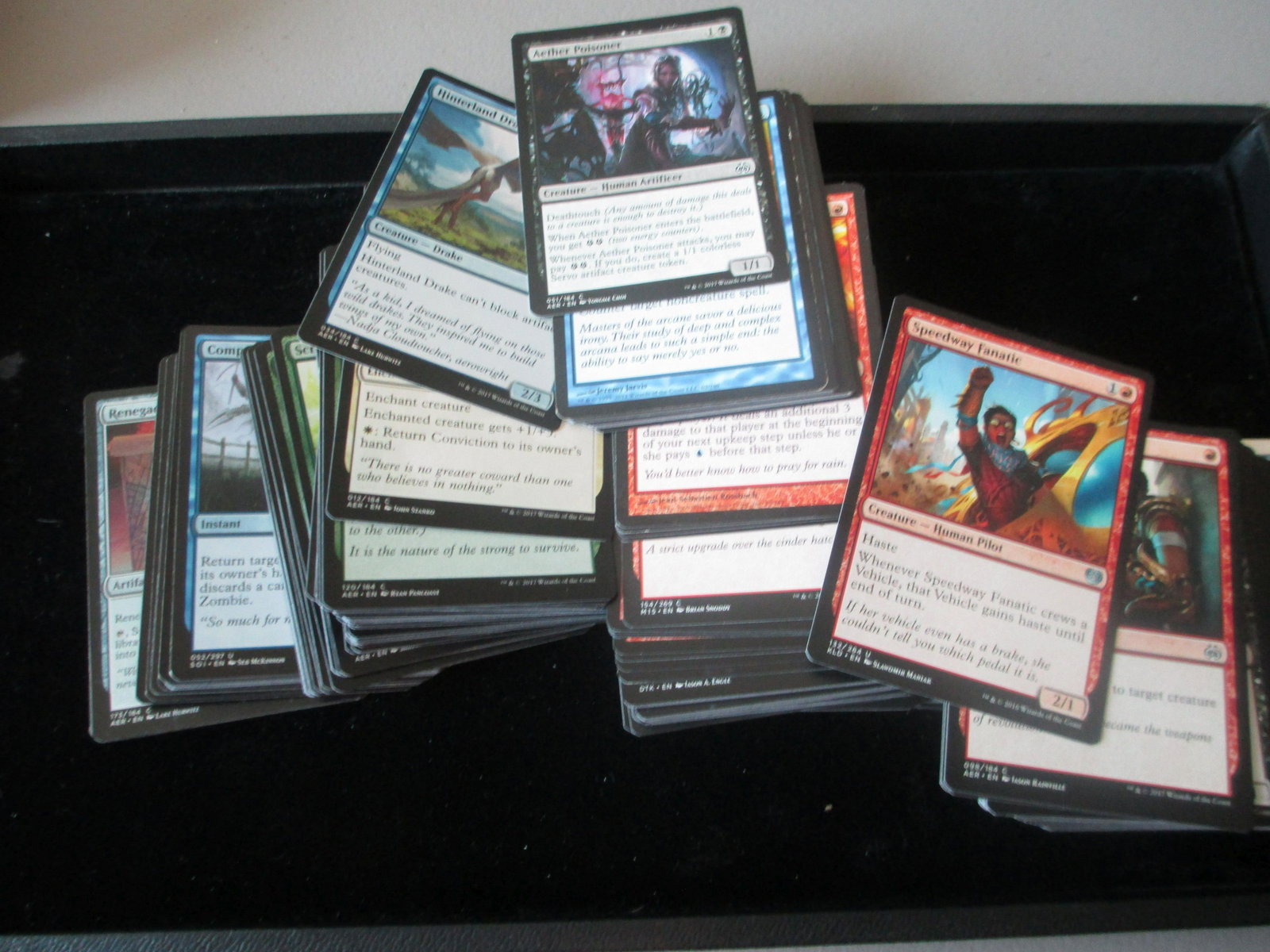 lot of 300 magic the gathering cards: big lot