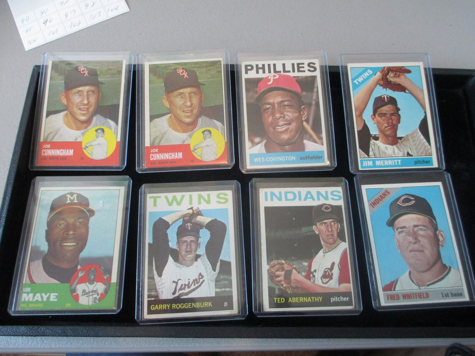 lot of 8 vintage baseball cards (1 of 1)