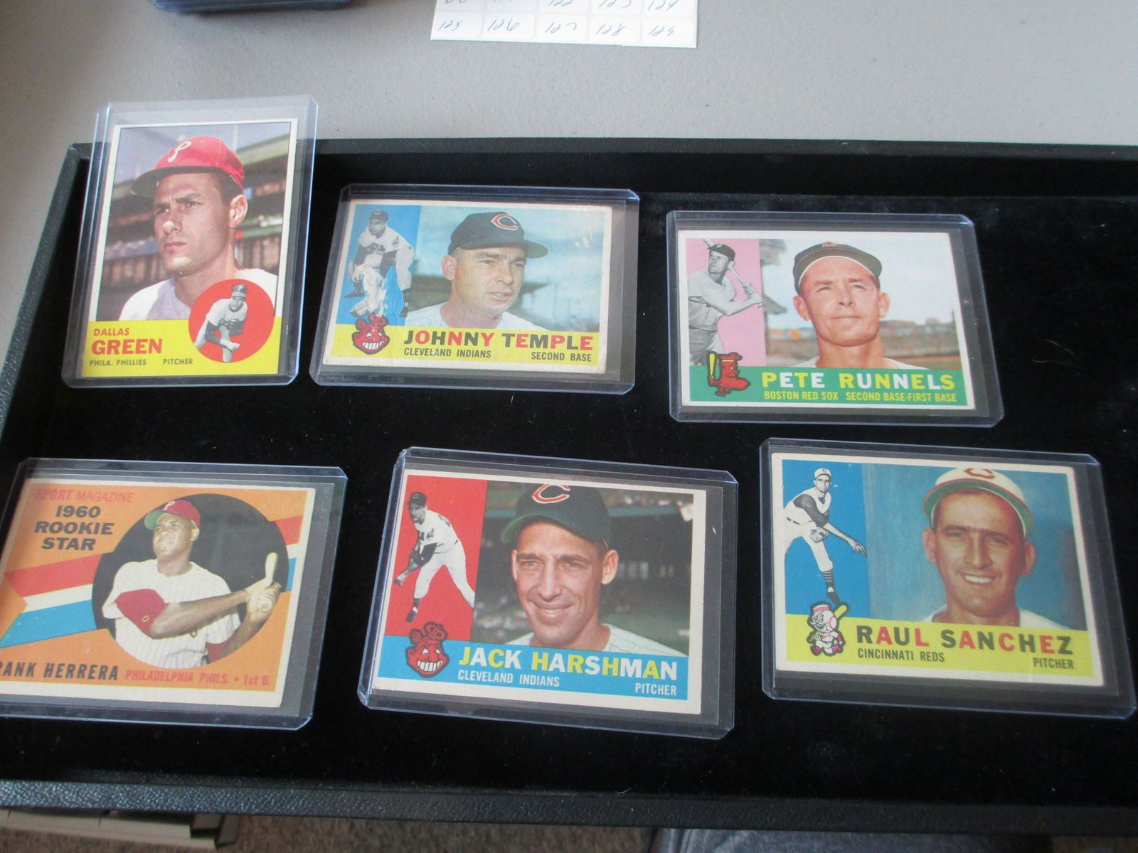 lot of 6 vintage baseball cards (1 of 1)