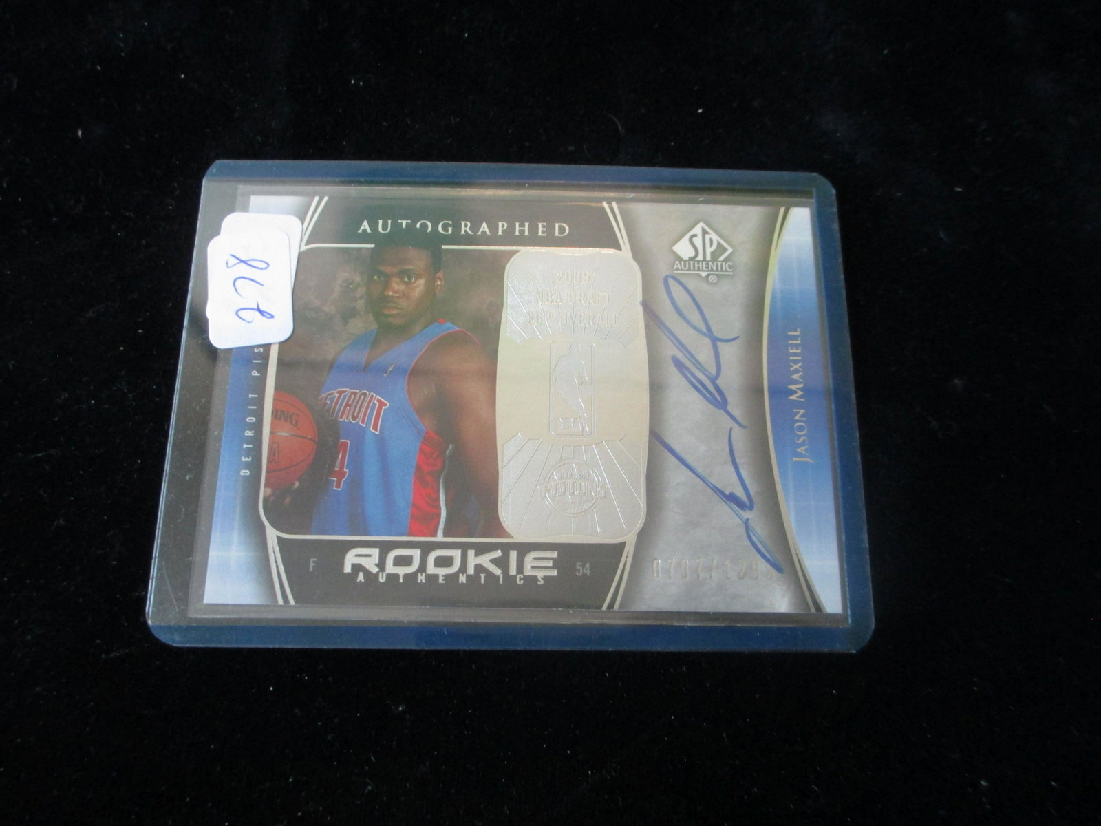 signature basketball card jason maxwiell: in top loader