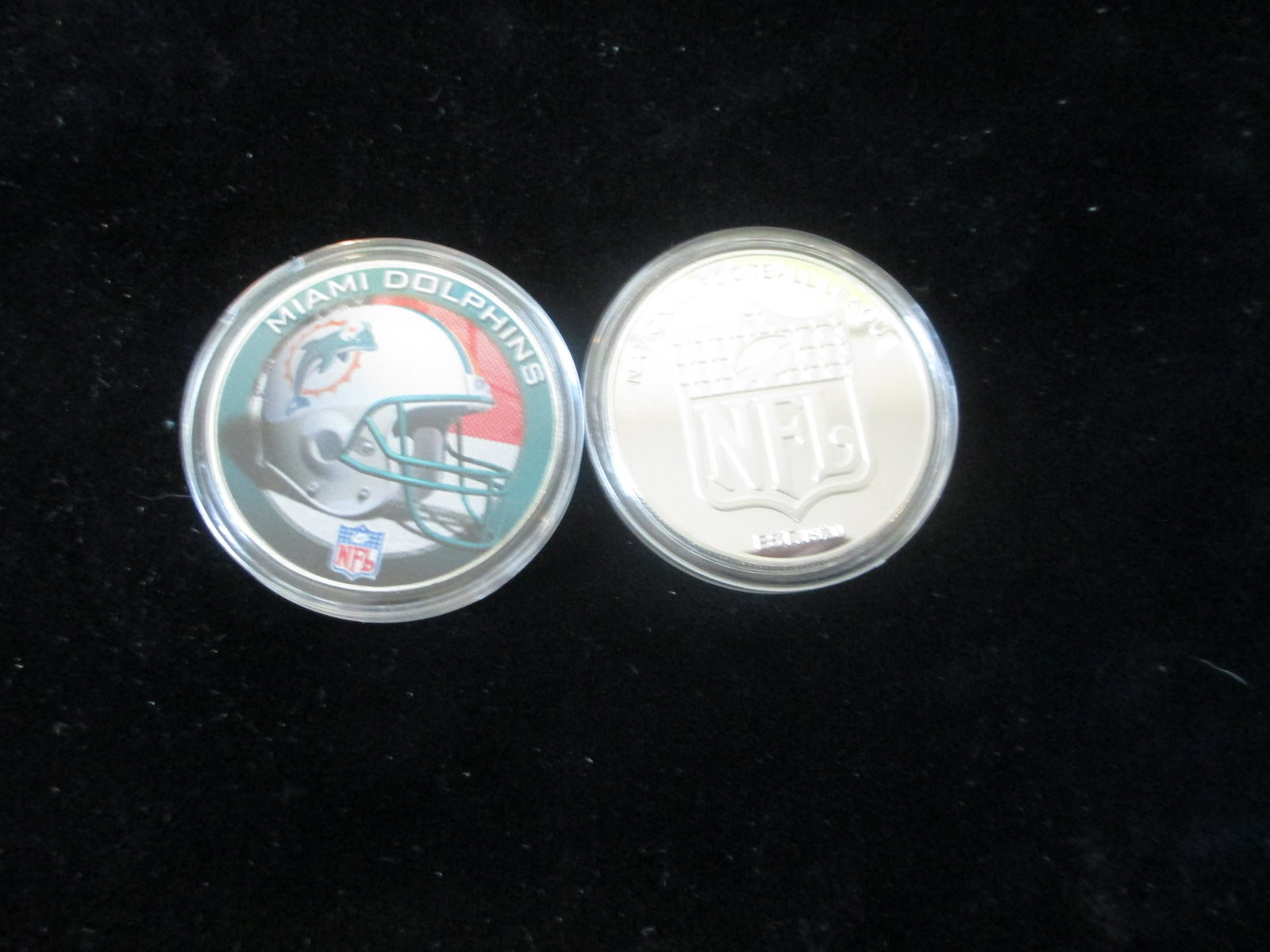 nfl coin miamik dolphins: in airtight plastic holder