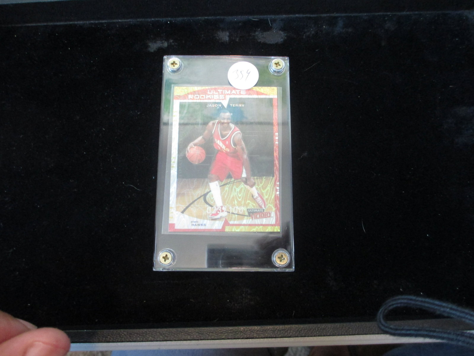jason terry refractor numbered 023/100: in hard plastic screwdown holder