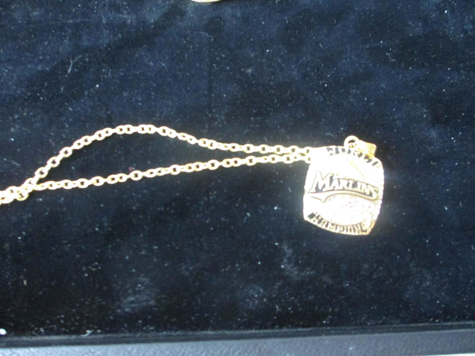 florida marlins pendant novelty necklace (1 of 1)