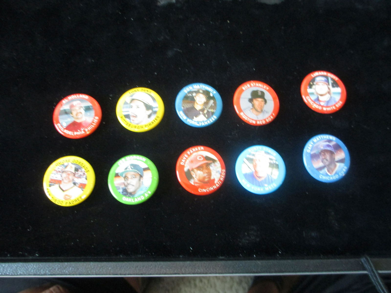 lot of 10 vintage baseball pinback buttons (1 of 1)