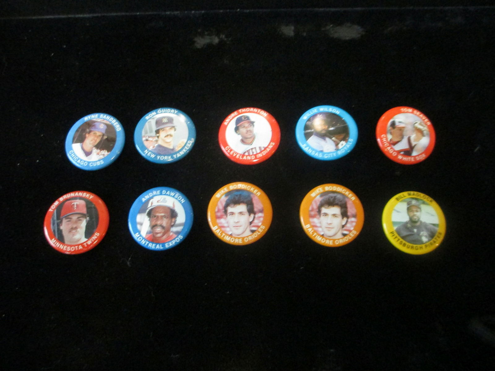 lot of 10 vintage baseball pinback buttons (1 of 1)
