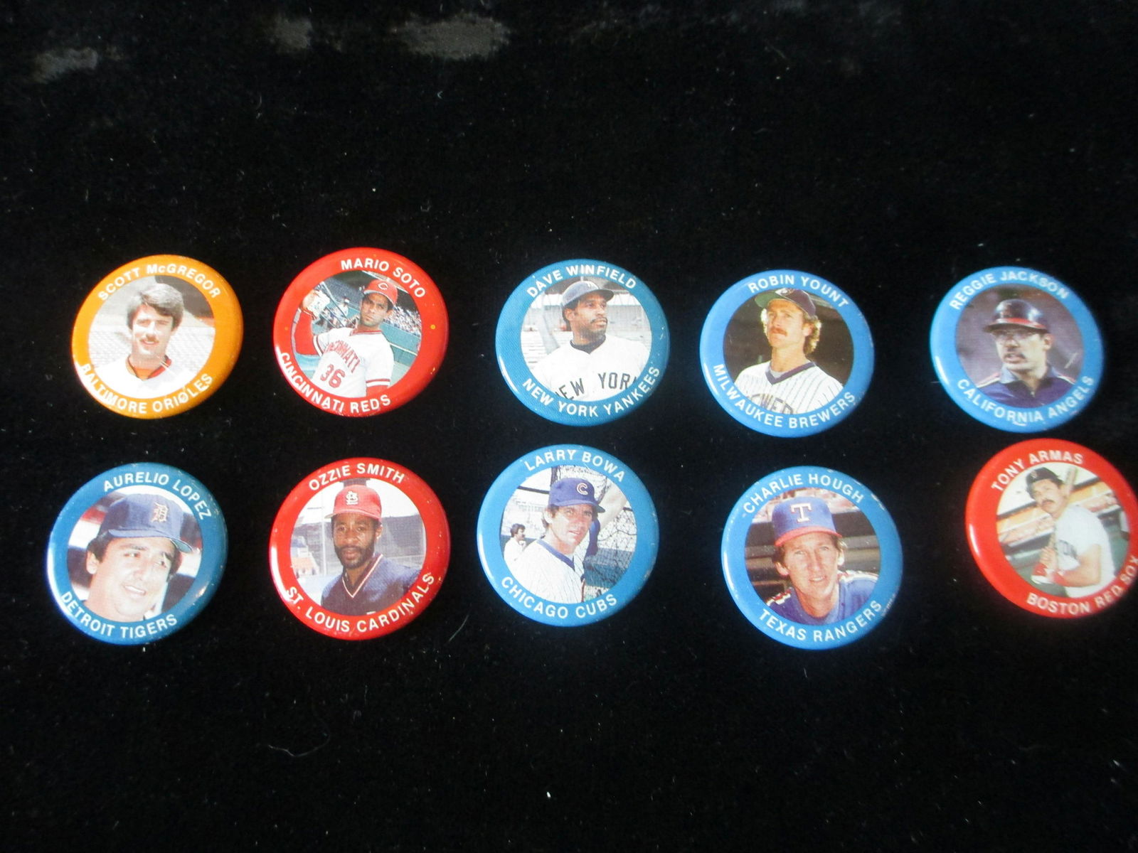 lot of 10 vintage baseball pinback buttons (1 of 1)