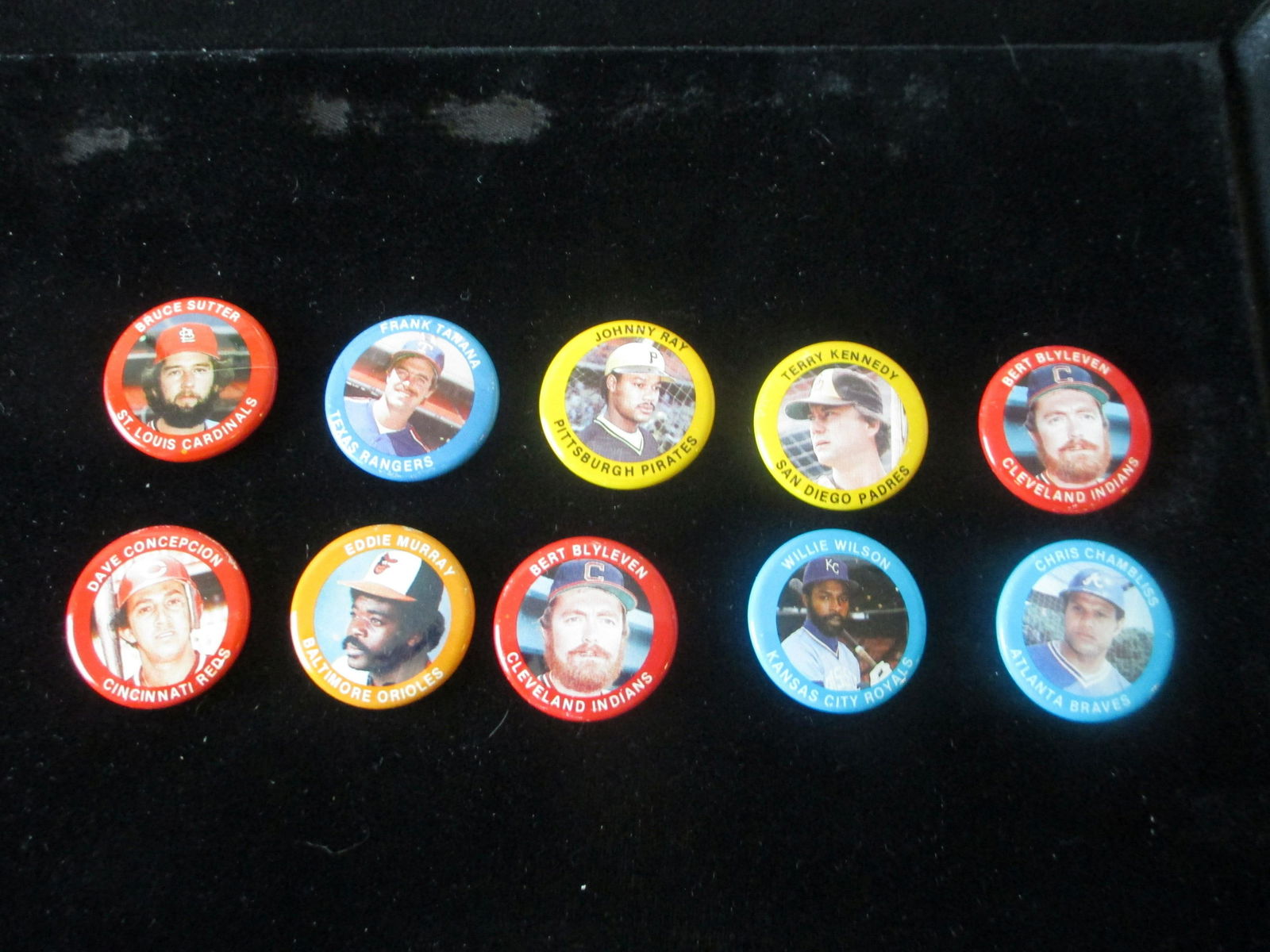 lot of 10 vintage baseball pinback buttons (1 of 1)