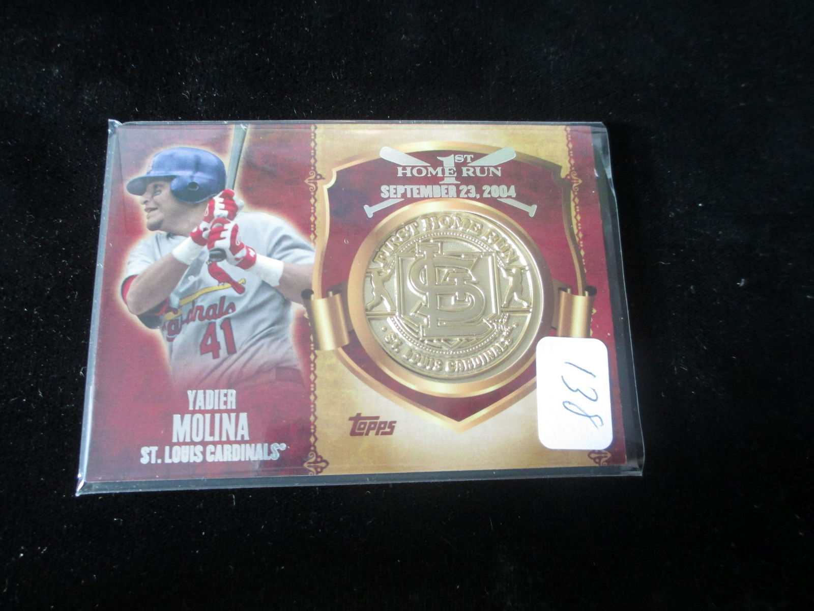 yadier molina medallian card (1 of 1)