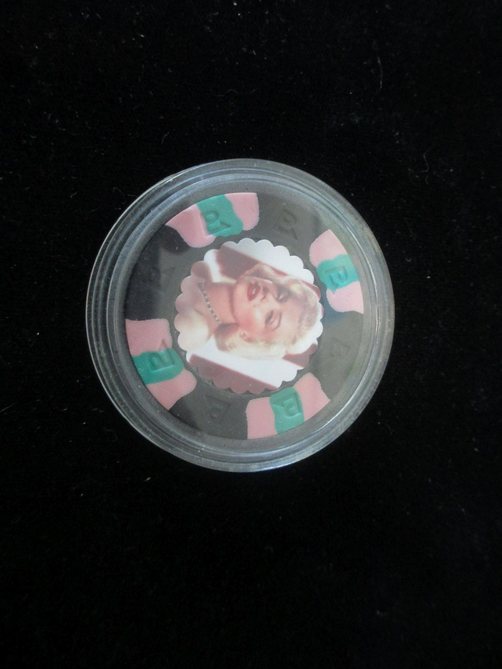 marylin monroe poker chip: in hard plastic case